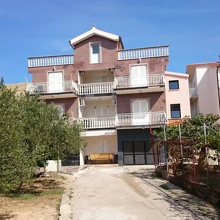 Lucija Apartment *